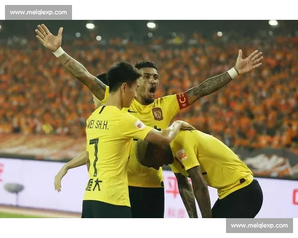 武汉卓尔一球小胜,球迷们心跳加速! 武汉卓尔一球小胜,球迷们心跳加速!